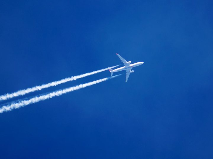 Google lidera la transformación de la aviación con la Inteligencia Artificial para eliminar las estelas químicas