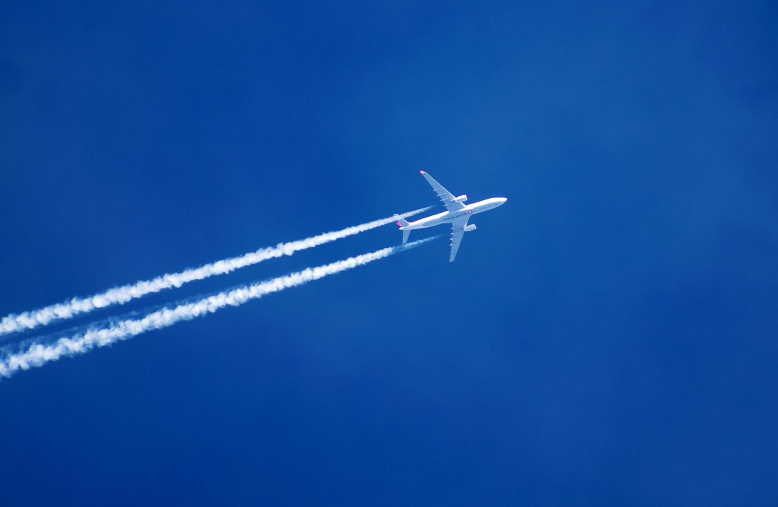 Google lidera la transformación de la aviación con la Inteligencia Artificial para eliminar las estelas químicas