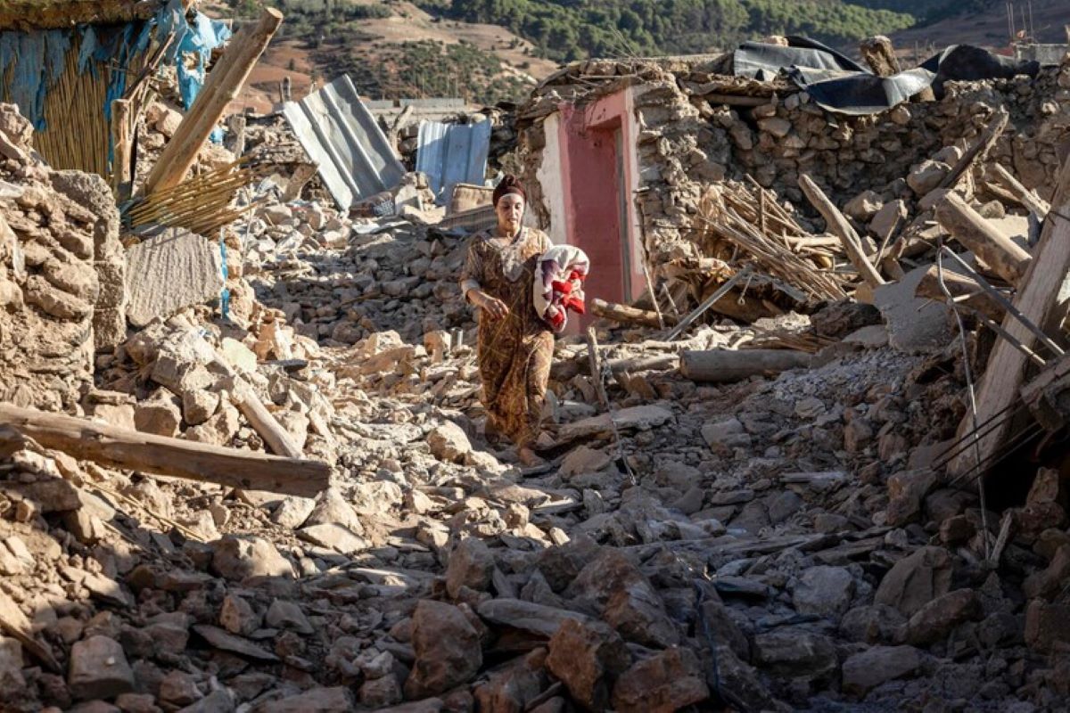 El sismo en Marruecos deja un saldo de 2,500 fallecidos. El gobierno solo admite asistencia de 4 naciones.
