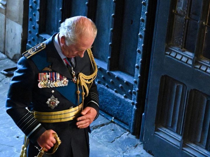 El peso de la corona: Carlos III y su batalla silenciosa