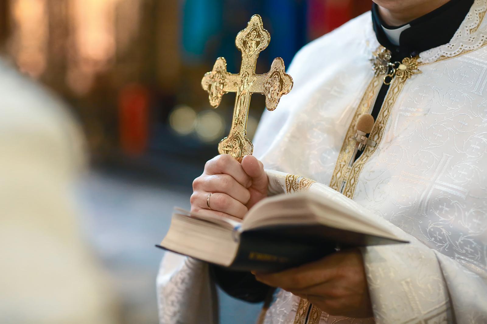El Vaticano rompe barreras: bautismo para personas trans y homosexuales