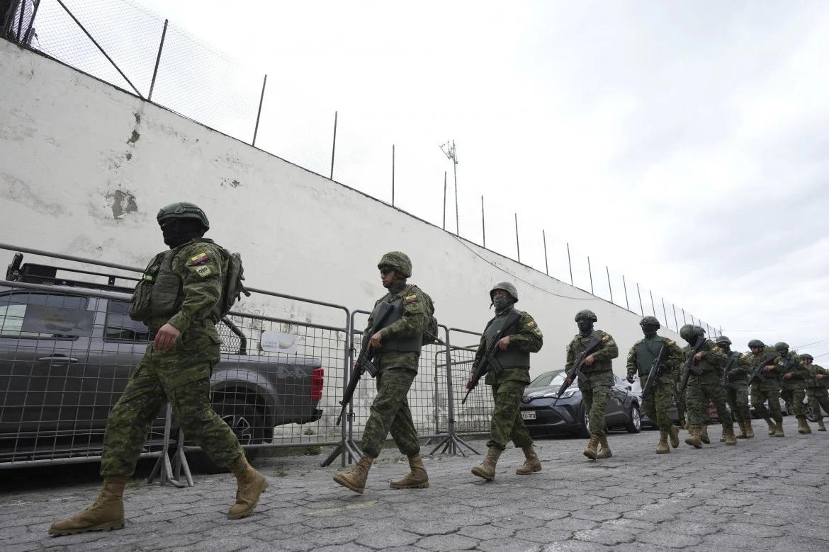 Crimen desenfrenado en Ecuador: las bandas de narcotraficantes asestan golpes mortales
