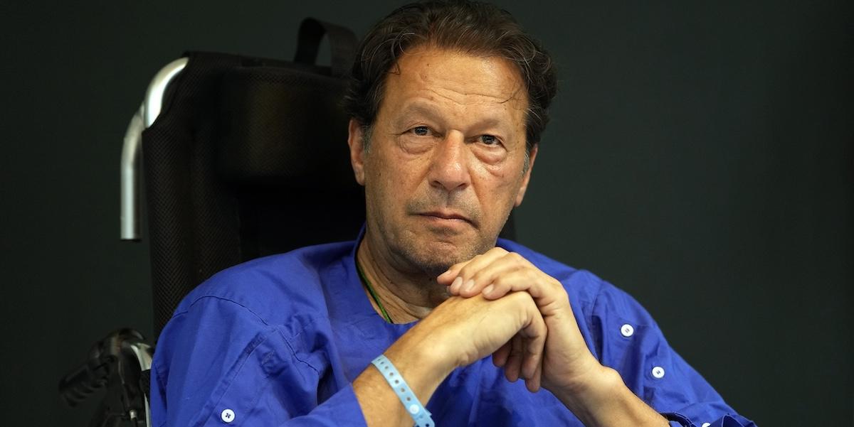 Imran Khan y su esposa enfrentan 14 años de cárcel por corrupción: un giro impactante en el drama político de Pakistán