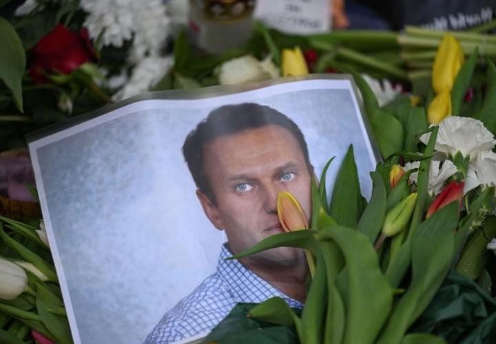 Putin, Novichok y un golpe al corazón: las diversas caras del asesinato de Navalny