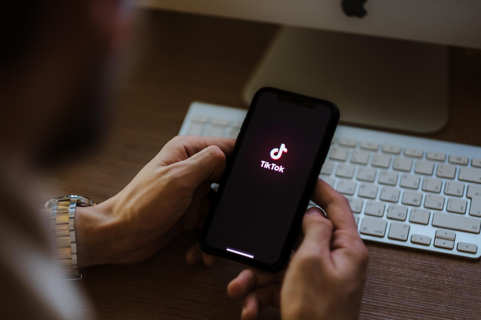 Furia en TikTok: ¡La Autoridad de Competencia pone bajo la lupa los contenidos! ¿Qué cambiará para los usuarios?